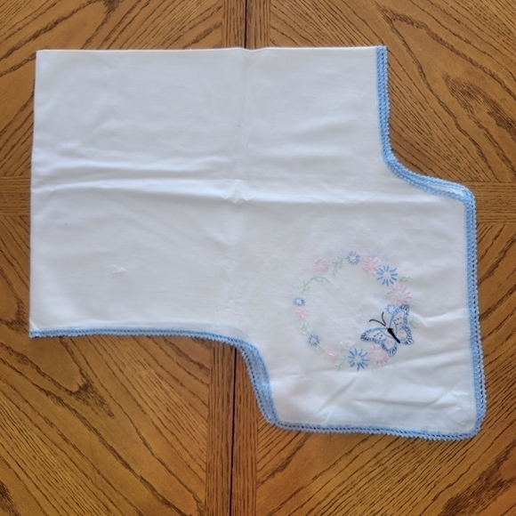 Vintage Butterfly Embroidery Linen - Picture 1 of 2